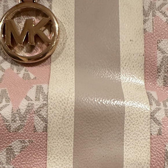 Michael Kors Light Pink Signature Tote - Picture 4 of 8